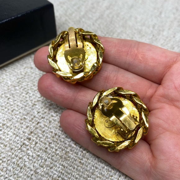 Authentic CHANEL vintage 1990s Gold Plated CC rhinestone Clip on earrings - Picture 6 of 11